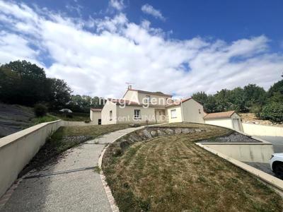 Maison - 163 m² - 7 pièces