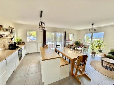 Appartement - 91 m² - 4 pièces