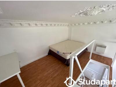 Chambre - 75 m² - 1 pièce