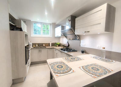 Maison - 208 m² - 7 pièces