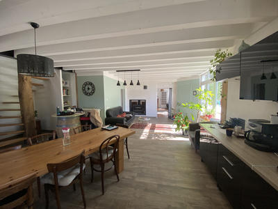 Maison - 241 m² - 6 pièces
