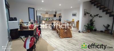 Maison - 301 m² - 12 pièces