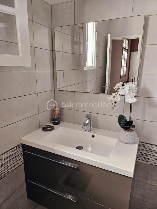 Propriété - 211 m² - 7 pièces