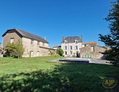 Maison - 283 m² - 11 pièces