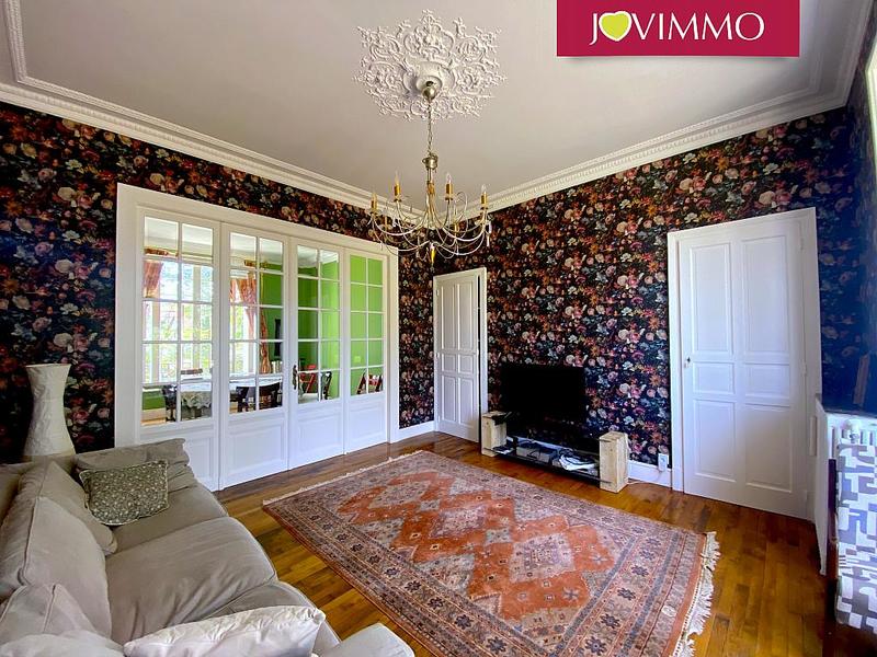 Maison - 254 m² - 10 pièces