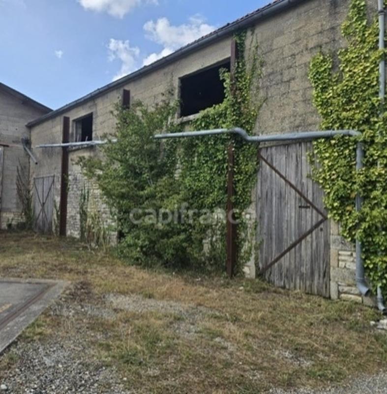 Grange - 215 m² - 2 pièces