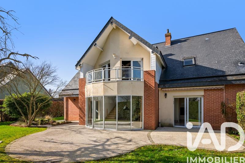 Maison - 218 m² - 6 pièces