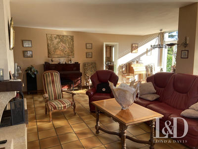 Maison - 155 m² - 8 pièces