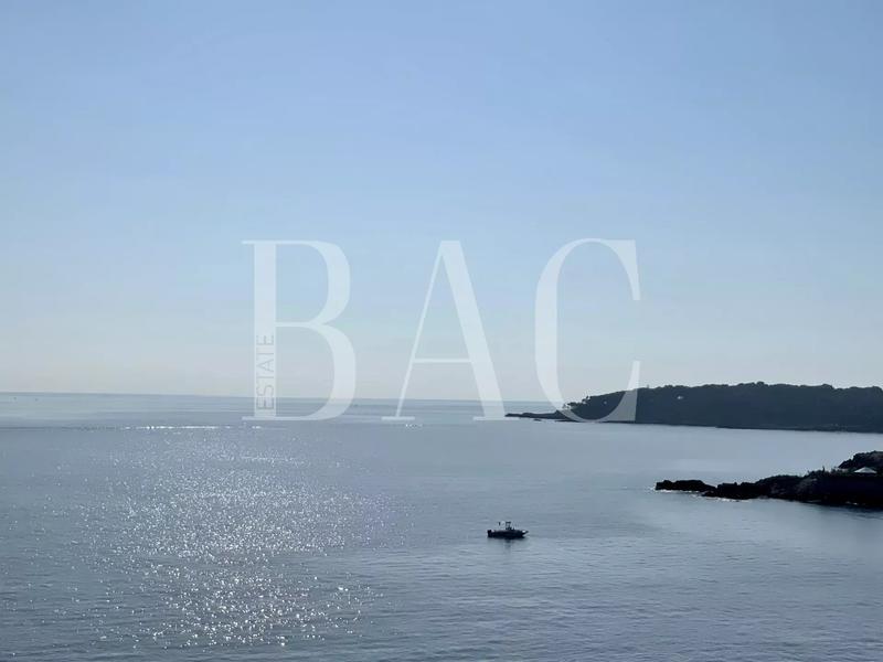 Villa - 250 m² - 7 pièces