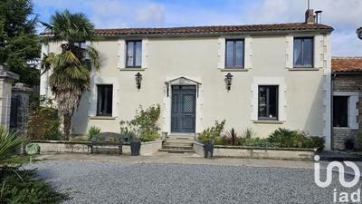 Maison - 225 m² - 9 pièces