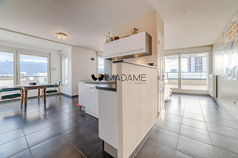 Appartement - 82 m² - 3 pièces