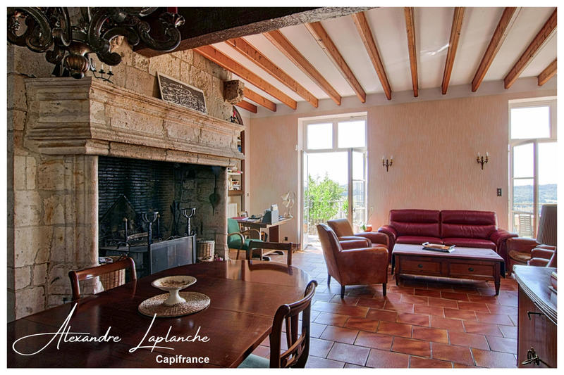 Maison en pierre - 205 m² - 9 pièces