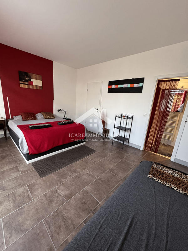 Appartement - 329 m² - 5 pièces