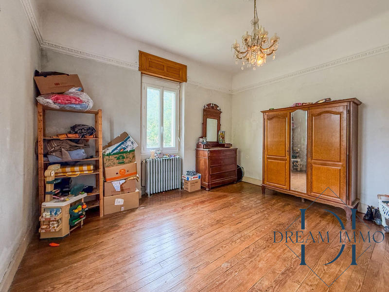 Maison - 204 m² - 8 pièces