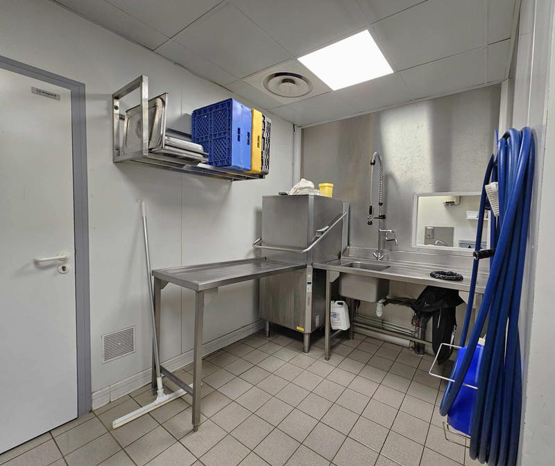 Fonds de commerce - Magasins - 180 m²