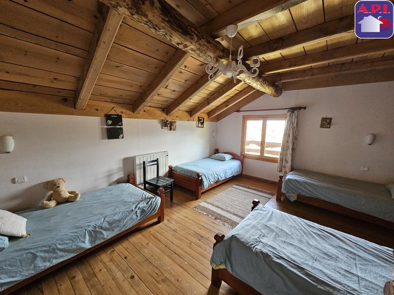 Maison - 214 m² - 8 pièces