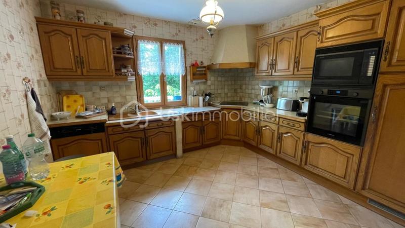 Propriété - 169 m² - 6 pièces