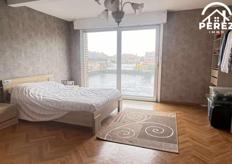 Maison - 202 m² - 8 pièces