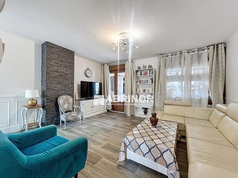 Maison - 101 m² - 5 pièces