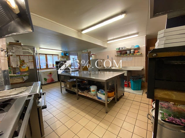 Local commercial - 389 m²