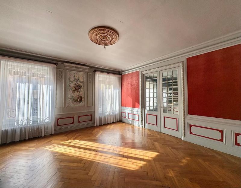 Appartement - 92 m² - 2 pièces