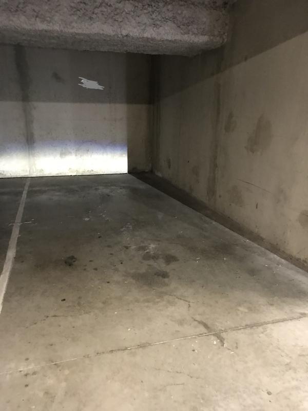 Parking / Garage