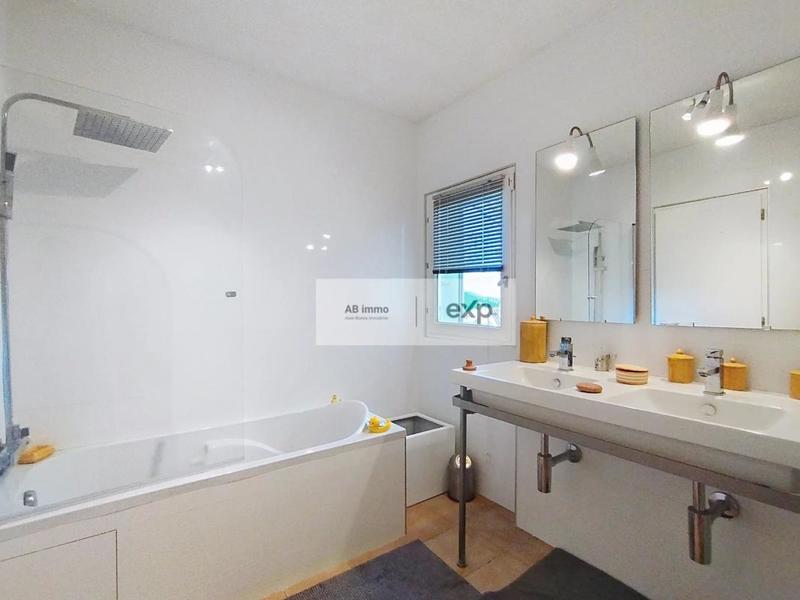 Villa - 152 m² - 8 pièces