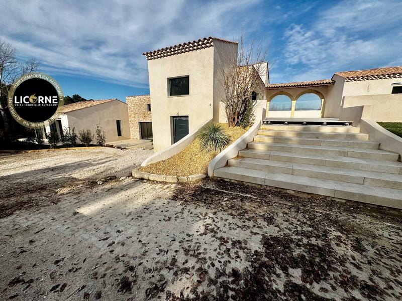 Villa - 320 m² - 15 pièces