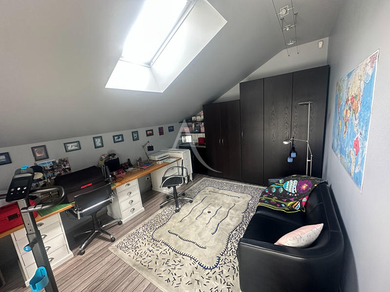 Maison - 144 m² - 8 pièces