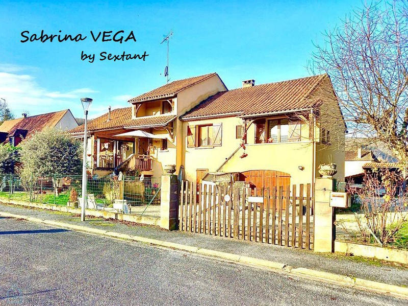 Maison - 225 m² - 19 pièces