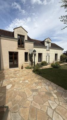 Maison traditionnelle - 178 m² - 7 pièces