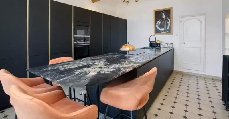 Bastide - 650 m² - 15 pièces