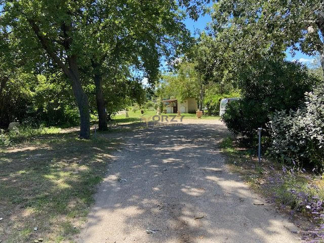 Mas - 300 m² - 10 pièces