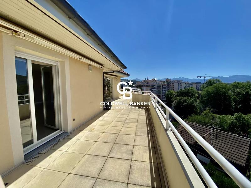 Appartement - 177 m² - 5 pièces