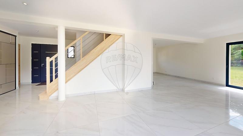 Maison - 182 m² - 7 pièces