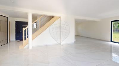 Maison - 182 m² - 7 pièces