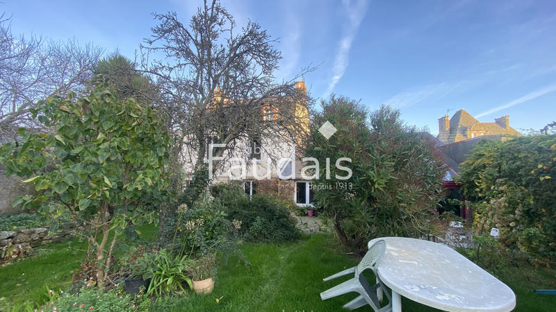 Propriété - 329 m² - 10 pièces