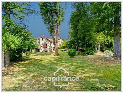 Maison - 139 m² - 8 pièces