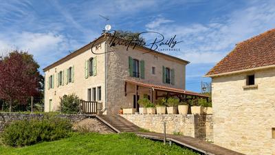 Propriété - 310 m² - 11 pièces