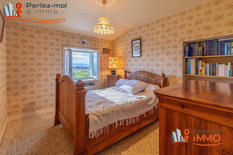 Maison - 185 m² - 8 pièces