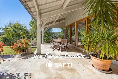 Maison - 350 m² - 13 pièces