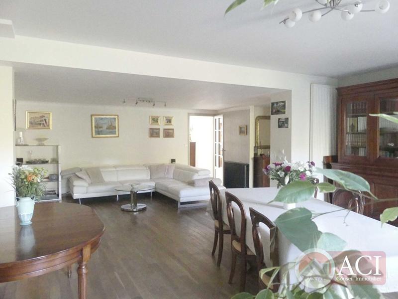 Maison - 264 m² - 11 pièces