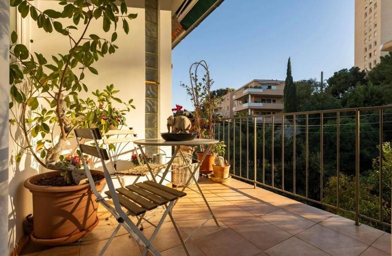 Studio - 102 m² - 3 pièces