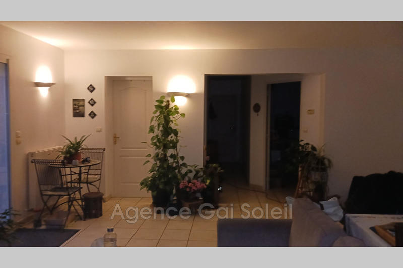 Villa - 90 m² - 4 pièces