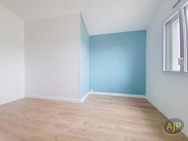 Maison - 147 m² - 8 pièces