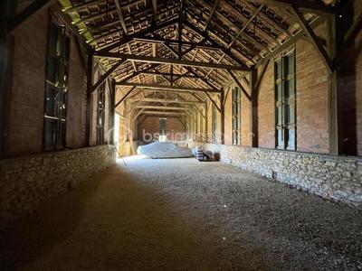 Propriété - 219 m² - 7 pièces