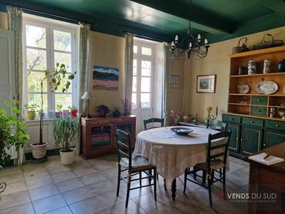 Maison - 162 m² - 9 pièces