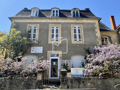 Maison - 180 m² - 10 pièces