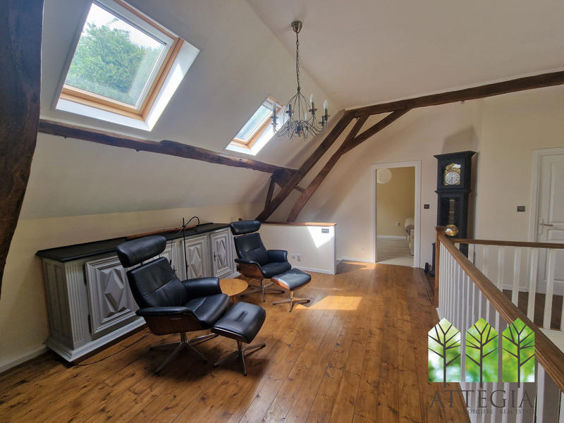 Maison - 245 m² - 6 pièces