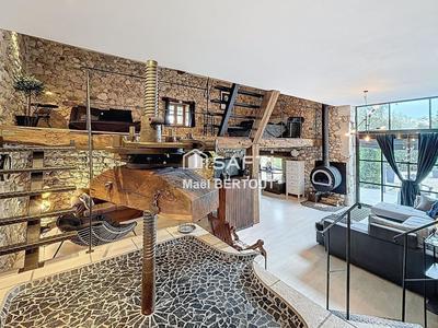 Maison - 230 m² - 10 pièces